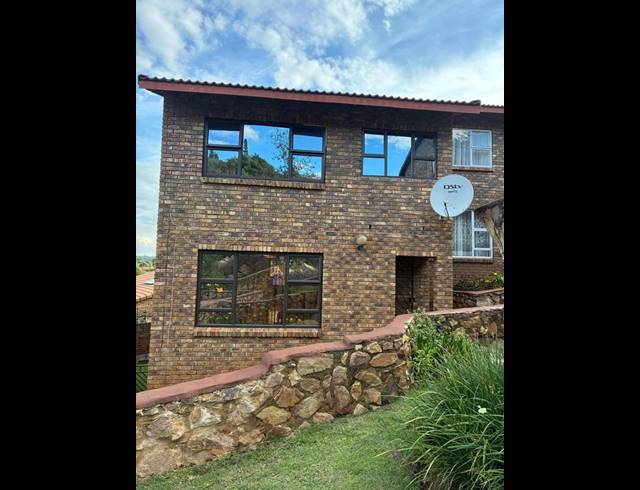 2 BEDROOM TOWNHOUSE FOR SALE IN RIDGEWAY